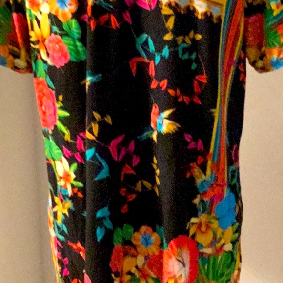 Johnny Was V-neck Swing Top Size L - Picture 6 of 9